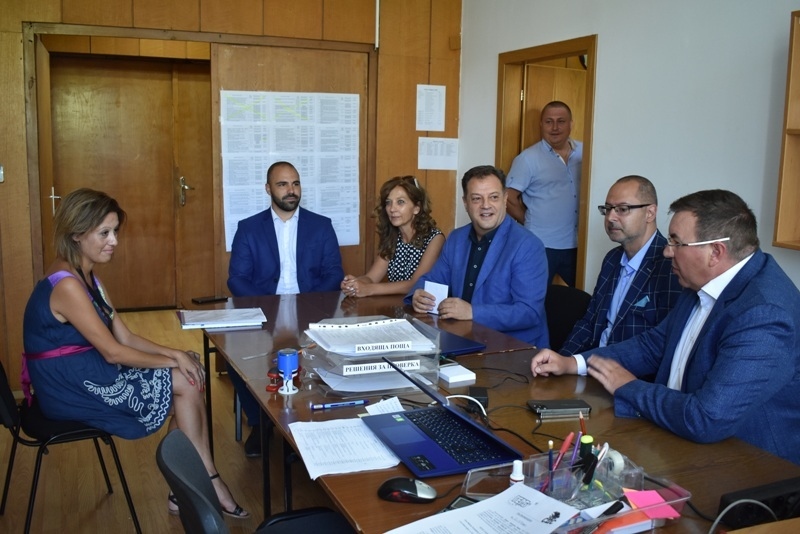 ГЕРБ-СДС регистрира листата си за Великотърновския избирателен район