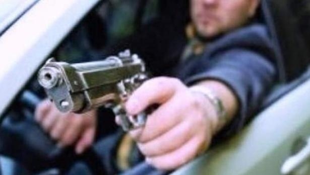 Задържаха мъж, заплашвал с пистолет в Полски Тръмбеш