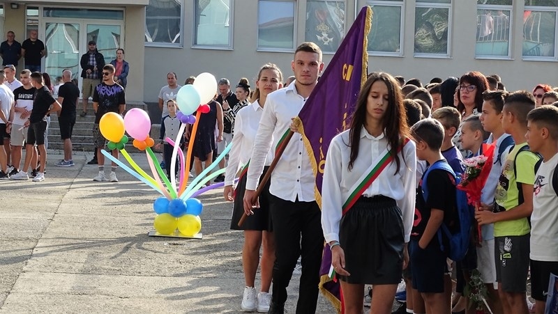 Великотърновското Спортно училище „Георги Живков“ навърши 10 г., открита бе и новата учебна година