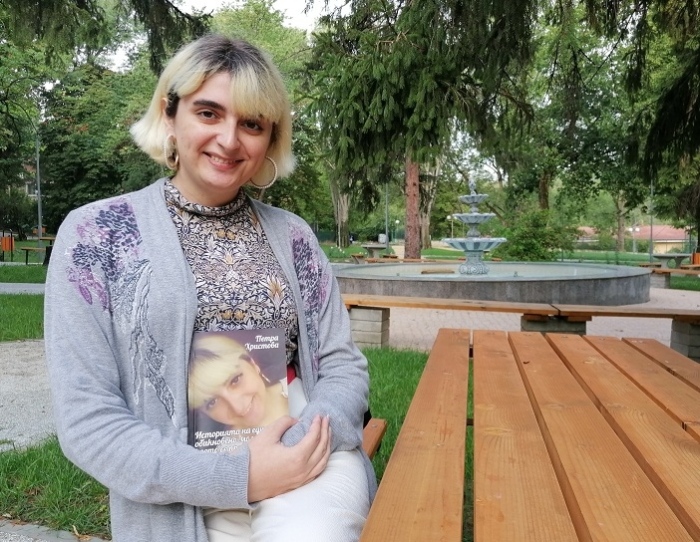 Петра от Горна Оряховица описа в книга своята история на момиче, родено в тялото на момче