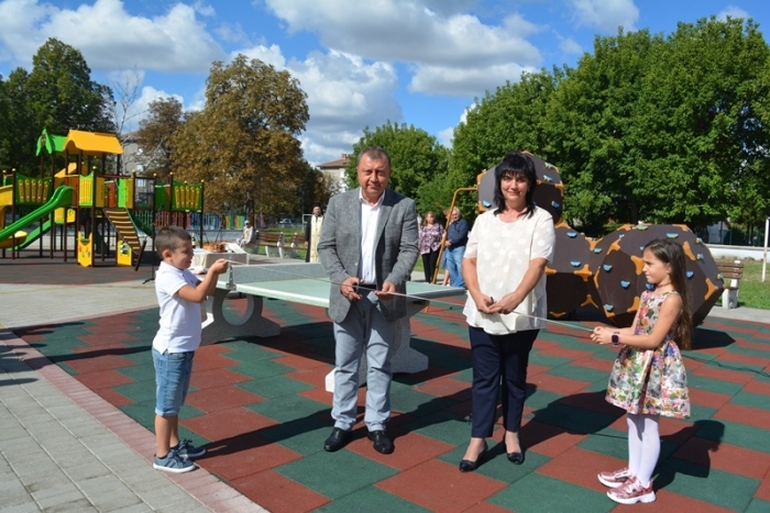 Комбинирана площадка за детски игри и спорт беше открита в двора на  ОУ „Климент Охридски“ в Павликени