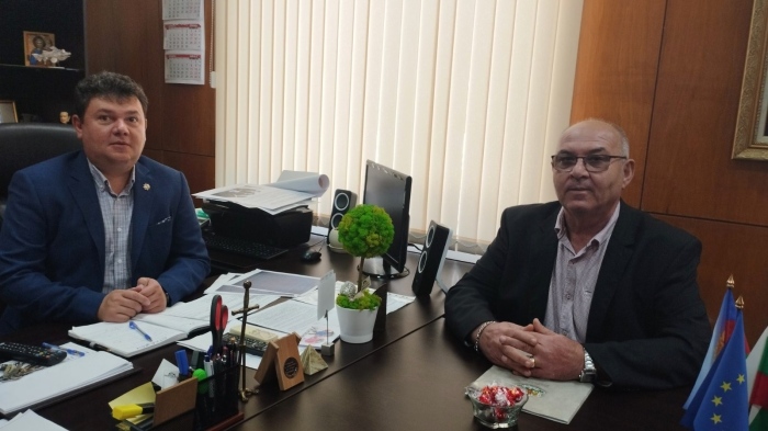 Областният управител проведе работна среща с кмета на Сухиндол