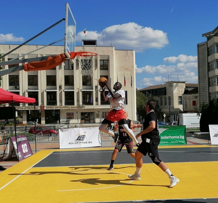 18 стрийтбол отбори от 4 държави се борят за рекорден награден фонд на площада в Горна Оряховица