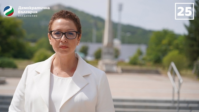 Людмила Илиева, водач на листата на „Демократична България”: Настояваме за повече средства за отбрана и по-високи възнаграждения на военнослужещите