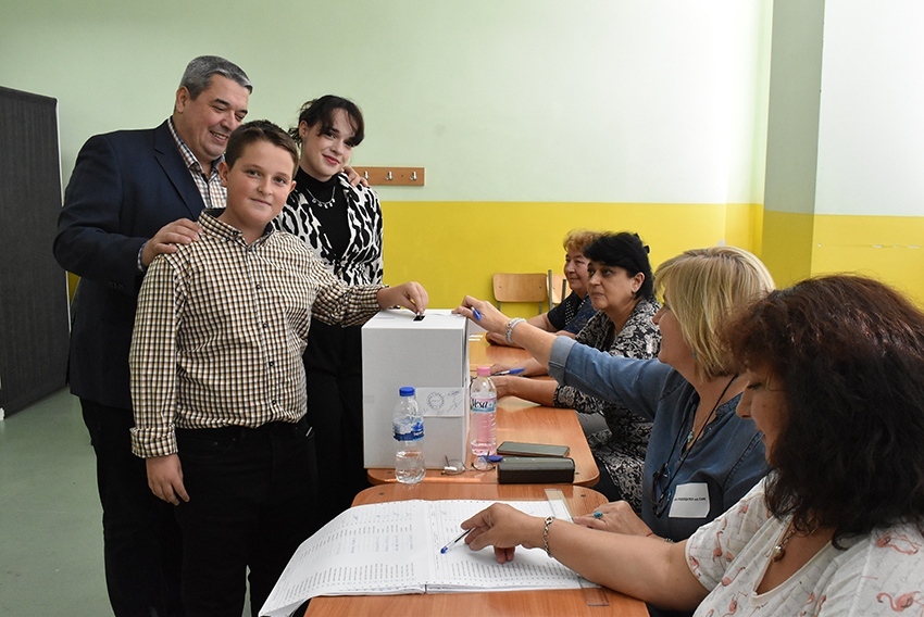 Добромир Добрев: Гласувах за стабилност и връщане на диалога