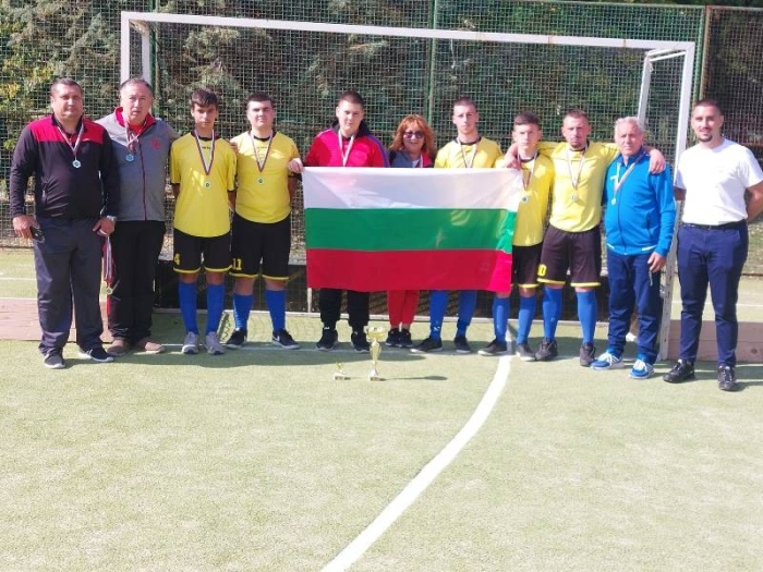 Свищовските хокеисти станаха вицешампиони на България 