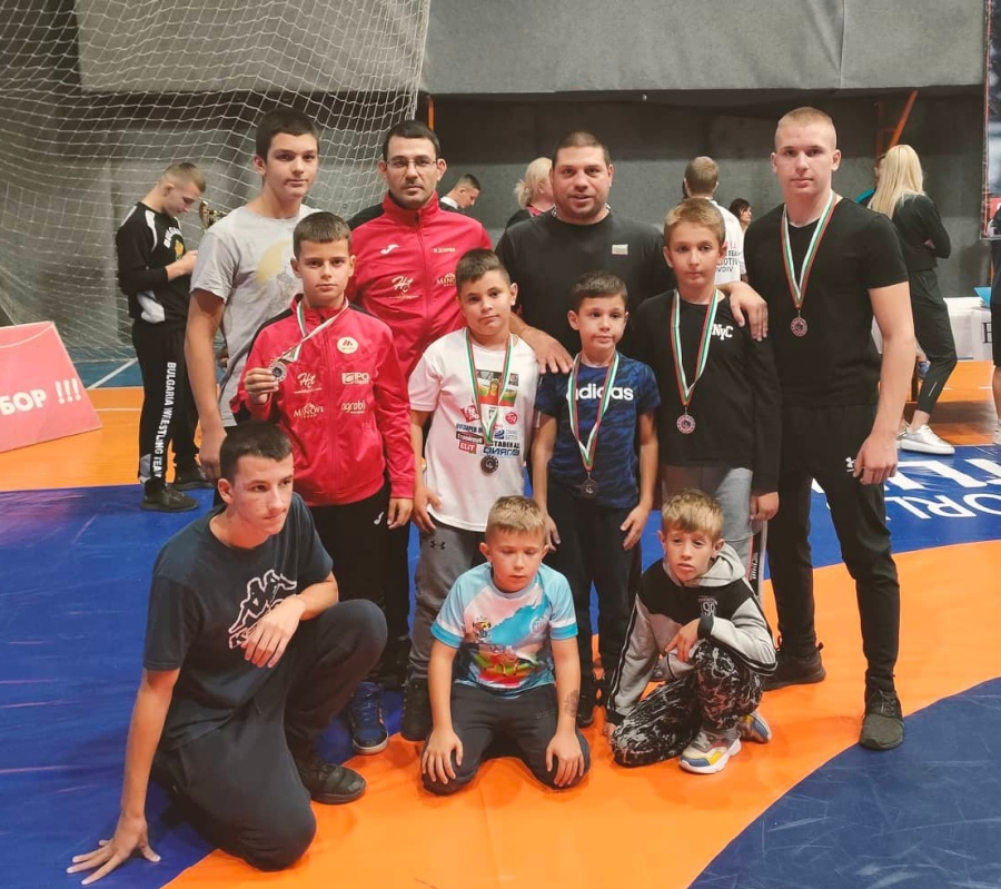 Най-младите борци на „Локомотив” с 6 медала от международен турнир в Пловдив