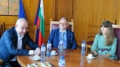 Заместник-кметът Нейко Генчев и конституционалистът Борис Велчев проведоха работна среща с директори на великотърновски училища