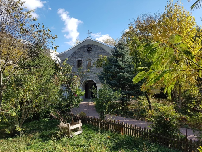 Църквата „Св. Архангел Михаил” в кв. „Чолаковци“ посреща своята 150-та годишнина