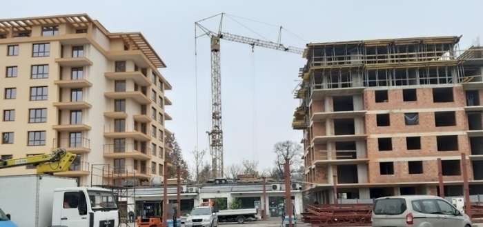 Издадените разрешителни за строеж на жилищни сгради в областта са намалели наполовина 