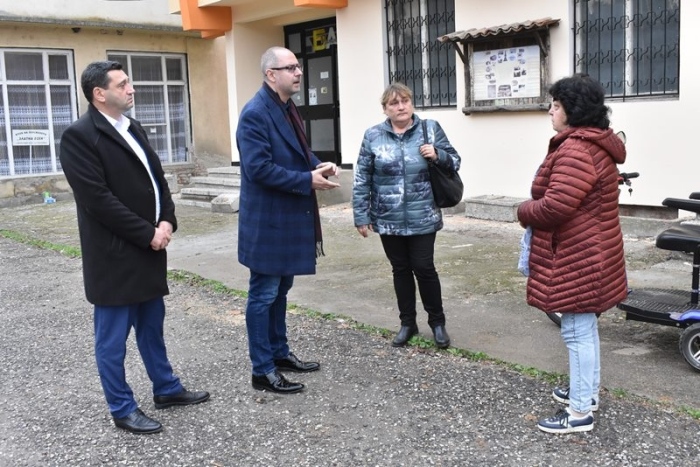 Народният представител Димитър Николов се срещна с жители на община Златарица