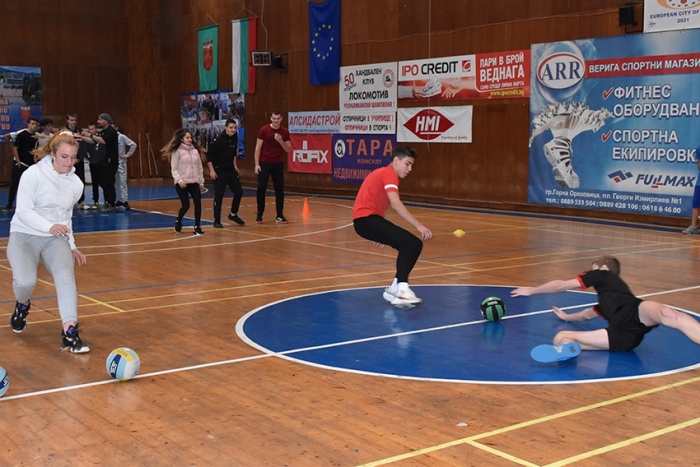 Демонстрация по доджбол организираха ПГЕЕ и Федерацията по атрактивния спорт в Горна Оряховица