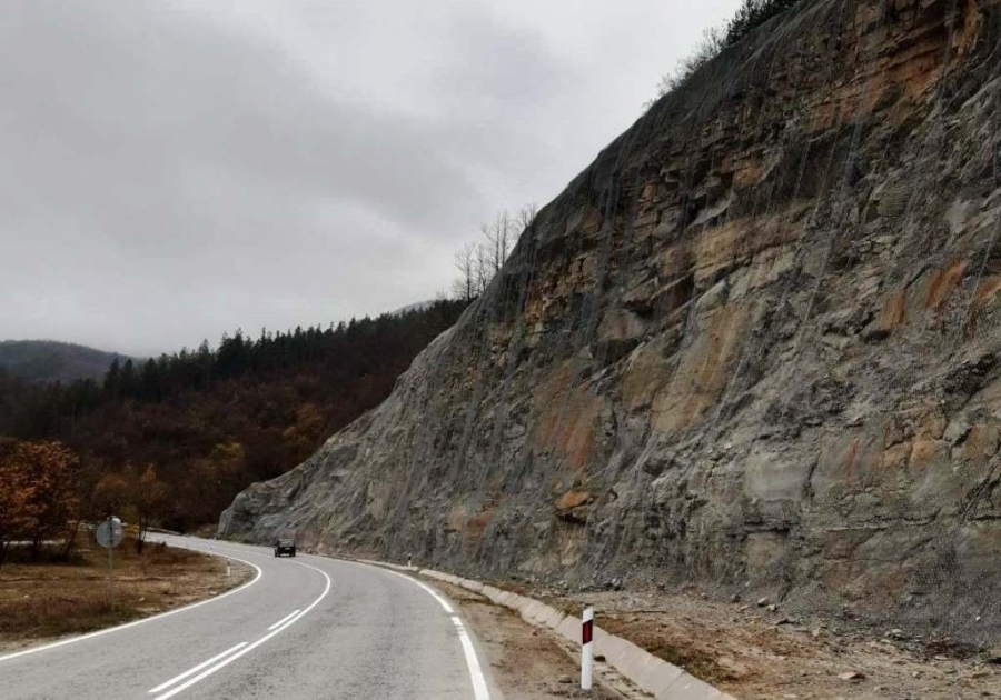 Двама пострадаха при катастрофа в Прохода на Републиката