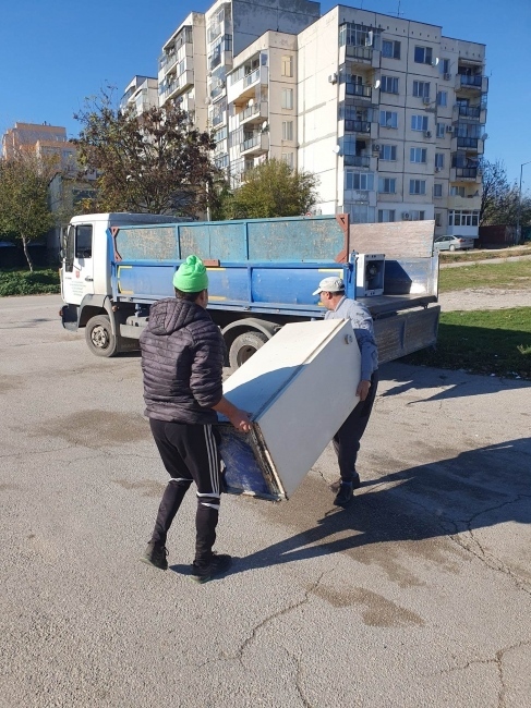 Над 1300 кг стари електроуреди бяха предадени за разкомплектоване след акция, организирана от Община Горна Оряховица