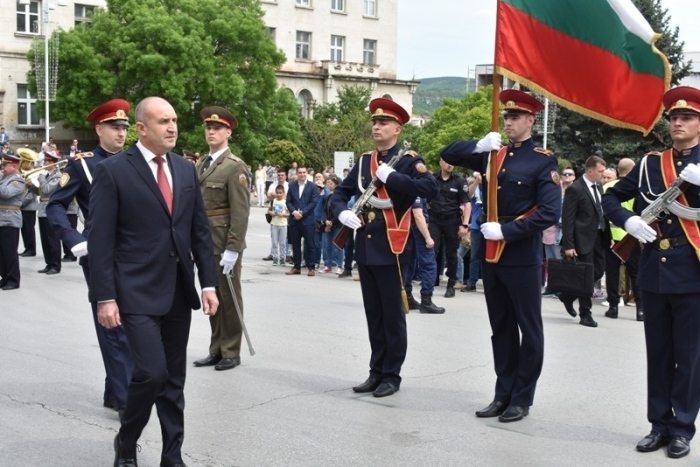 Президентът Румен Радев обявява във Велико Търново началото на „Българската Коледа“