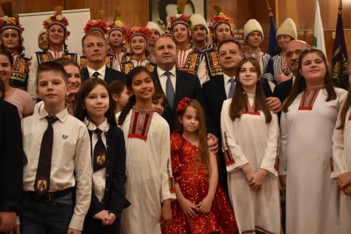 „Българската Коледа“ започна от Велико Търново, старта даде президентът Румен Радев