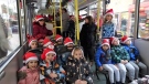 Коледният автобус отново радва децата във Велико Търново