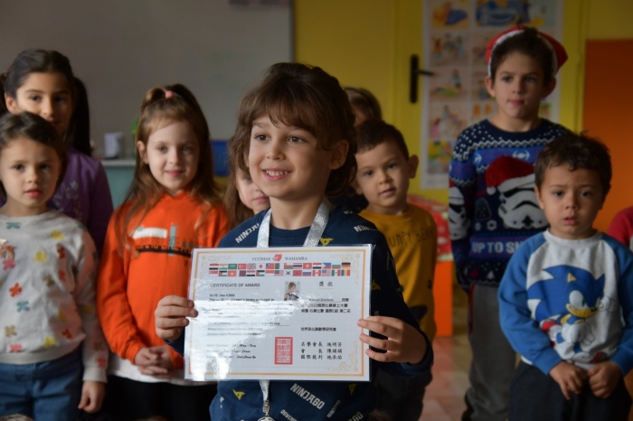 Шестгодишният Самуил Димитров спечели сребърен медал от международна олимпиада по ментална аритметика