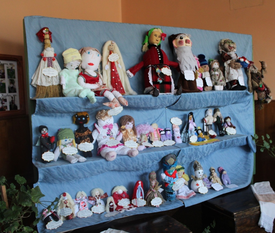 Майстори от цялата страна си оспорваха наградите в конкурс за ръчно изработена кукла в Сушица