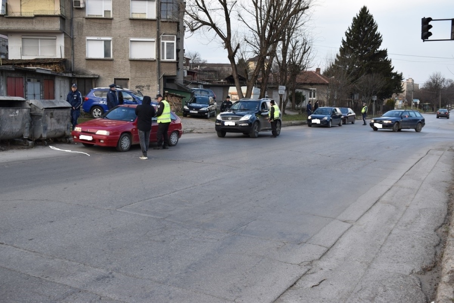 Мащабна полицейска операция тече в областта