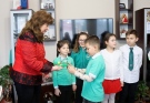 Ученици от СУ „Максим Райкович“ гостуваха на д-р Ивелина Гецова за 1 март 