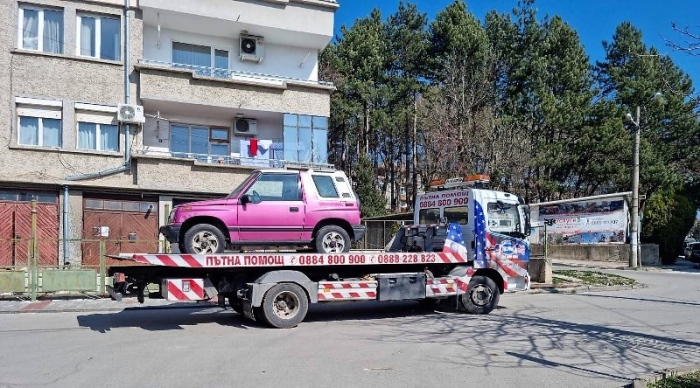 330 изоставени автомобили са премахнати от паркинги и междублокови пространства във Велико Търново