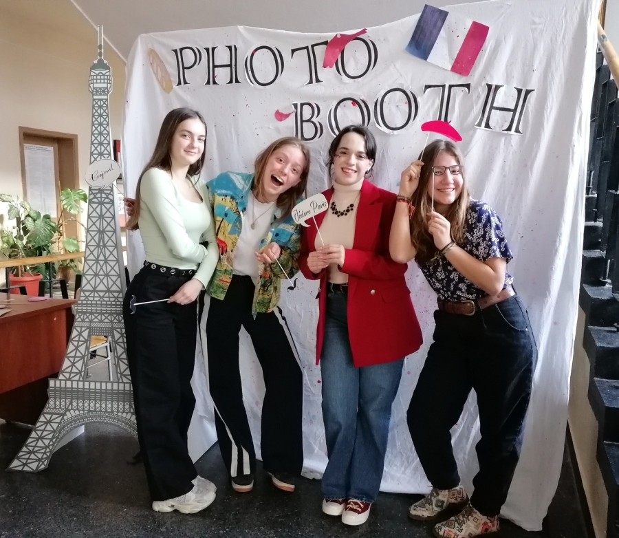 Седмица на франкофонията в Профилираната езикова гимназия във Велико Търново