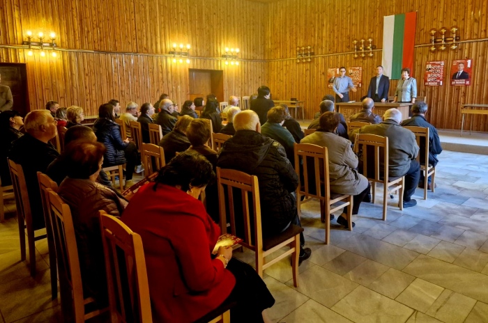 Кристиан Вигенин в Сухиндол: Трябва да се помага на малките общини в България, а не да се закриват