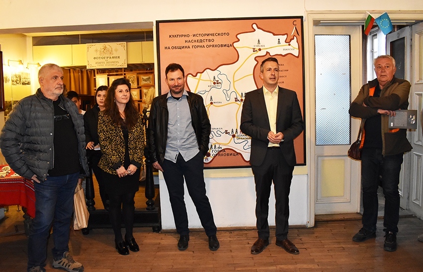 Няколко поколения археолози и изкушени от историята се събраха в Историческия музей в Горна Оряховица за първата от три години изложба