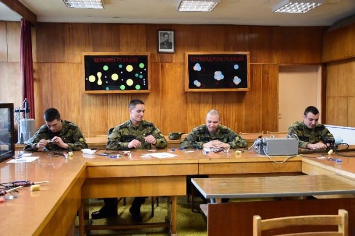 Студентка и курсант ще представят НВУ в националния кръг на състезанието по приложна електроника