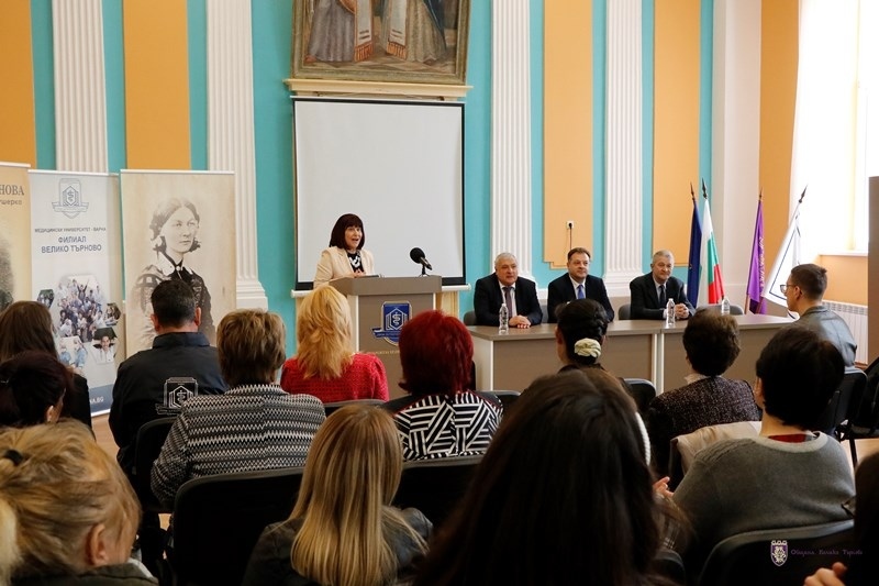Във Велико Търново да се обучават рехабилитатори, здравни асистенти и кинезитерапевти предлага кметът Панов