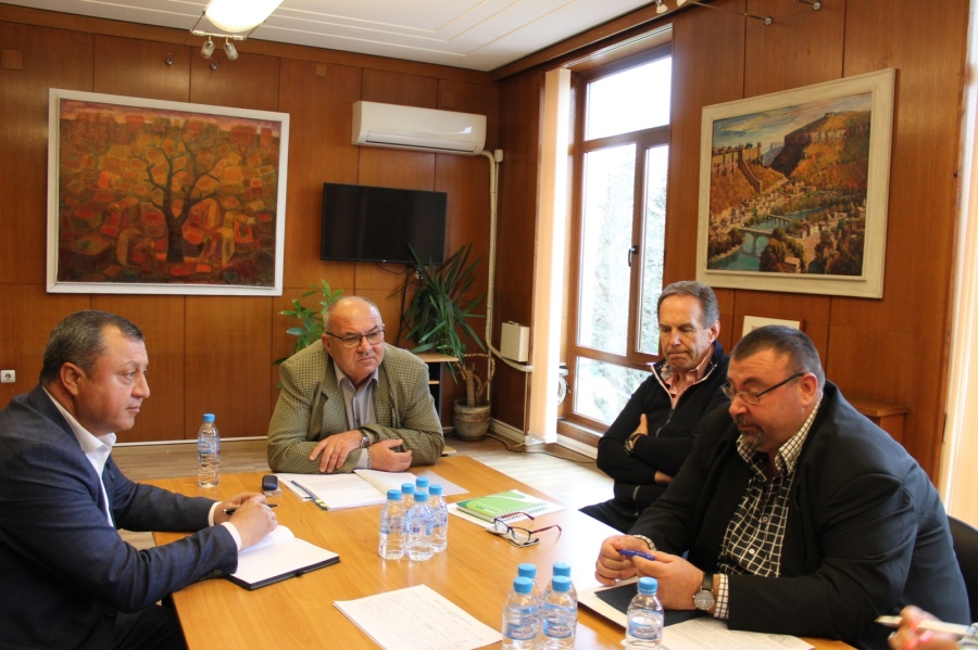 В Областна администрация обсъждаха проблема с питейната вода в Павликенско