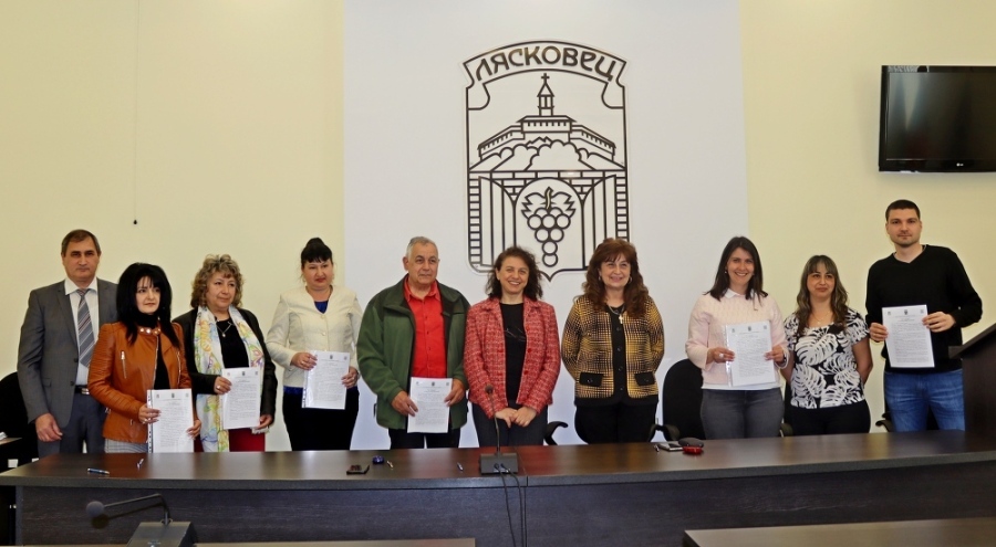 Кметът на Лясковец подписа 8 договора за финансиране на проекти от Фонд за подкрепа на местни инициативи
