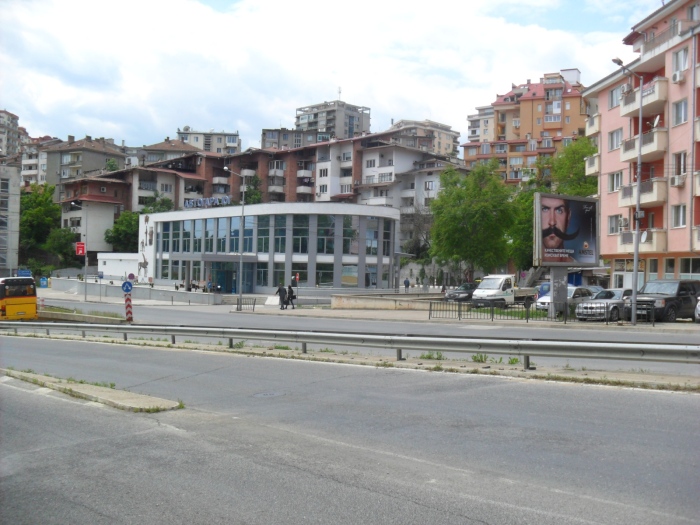 Преминаването през южния пътен възел във Велико Търново ще е затруднено и днес заради убитата снощи жена