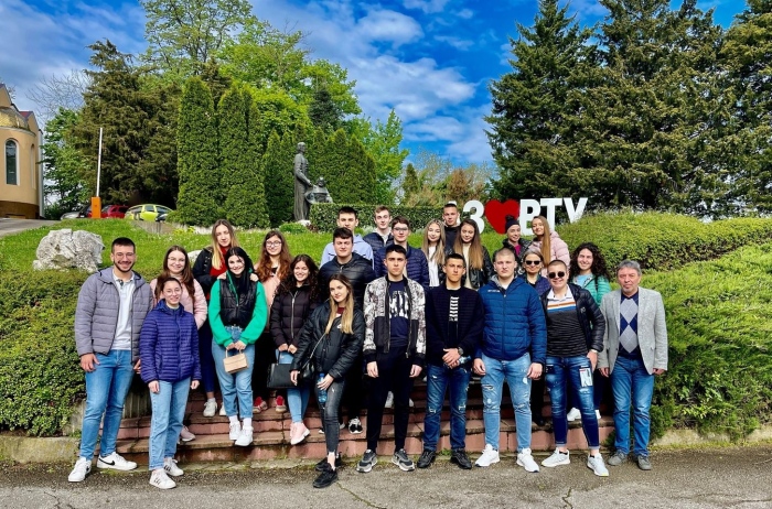 Ученици от СУ „Николай Катранов“ гостуваха във ВТУ
