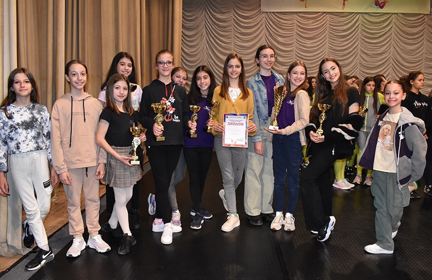 Второто Гран При на „Танцуваща въртележка“ замина за Варна с Балетна школа „Реверанс“