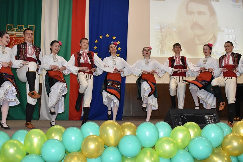 С голям концерт на училищните таланти празнува СУ „Вичо Грънчаров”