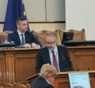 От парламентарната трибуна Димитър Николов постави проблема с жп гарата в Елена, транспортният министър се ангажира с решаването му