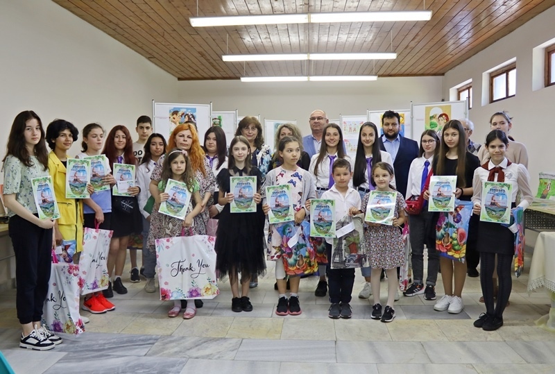 В областен конкурс за рисунка в Лясковец бяха наградени 23 ученици
