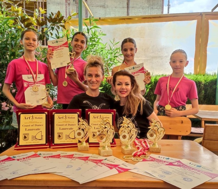 12 лауреатски награди спечелиха 10 момичета на „Грация” от Международен конкурс в Обзор