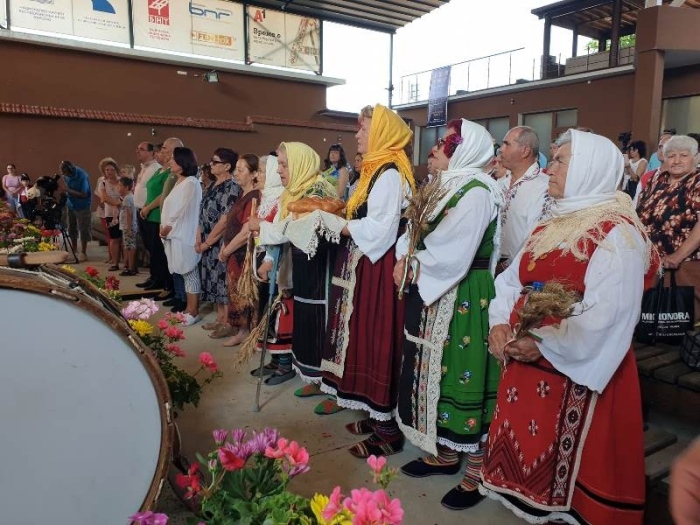 С. Царевец става столица на фолклора