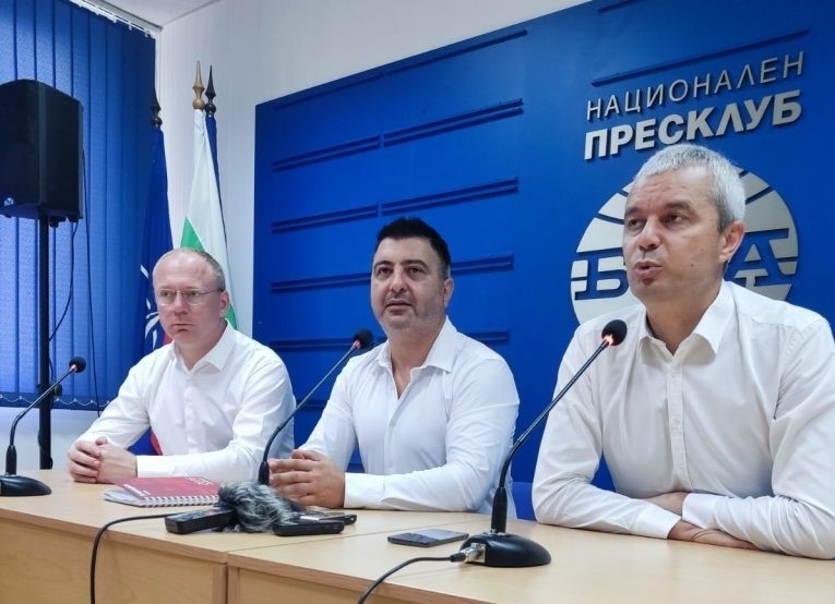 Партия „Възраждане“ първа обяви своя кандидат за кмет на Велико Търново – това е журналистът Стилян Найденов