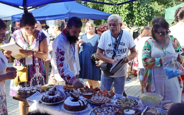 170 български гозби представиха кулинари в XIII фестивал „Пъстра трапеза“ в Джулюница
