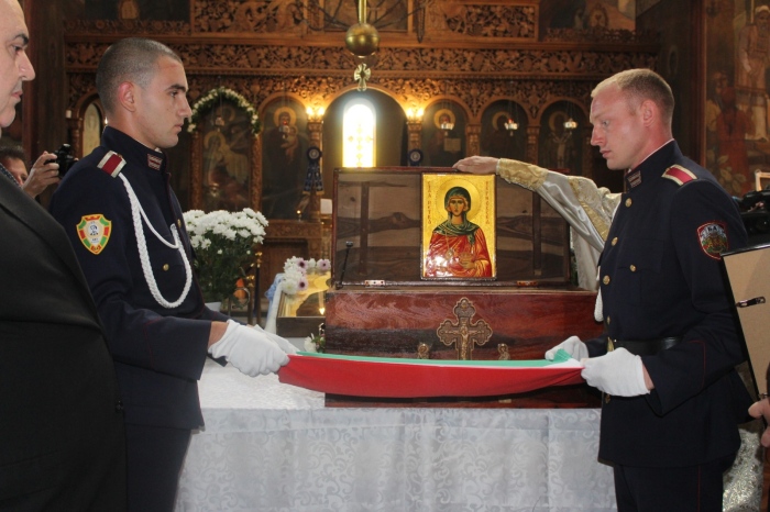 Плащаницата на св. Петка Търновска пристигна във Велико Търново