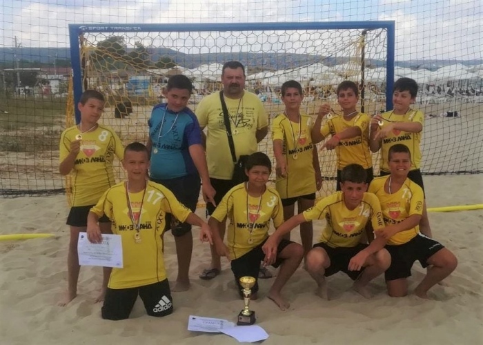 13-годишните на „Раховец” са държавни шампиони по плажен хандбал