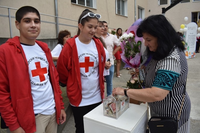 С добро дело поставиха началото на новата учебна година в СУ „Вичо Грънчаров“