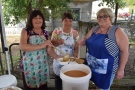 Със здравословен боб без запръжка и магическа вода от местната чешма посрещнаха гостите на празник в Писарево
