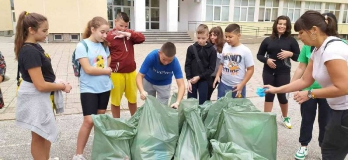Община Свищов се включи в най-мащабната доброволческа инициатива „Да изчистим България заедно“