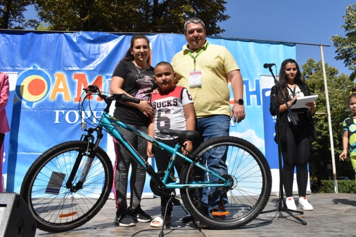 7-годишният Денислав си тръгна с ново колело от ФАМИЛАТЛОН