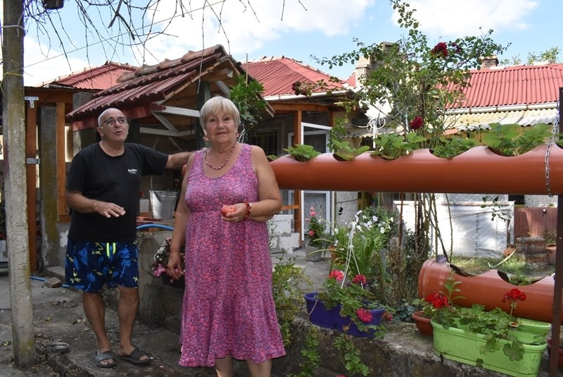 След 40 години Севда и Николай се връщат в Горски горен Тръмбеш, защото най-силните връзки са тези от детството